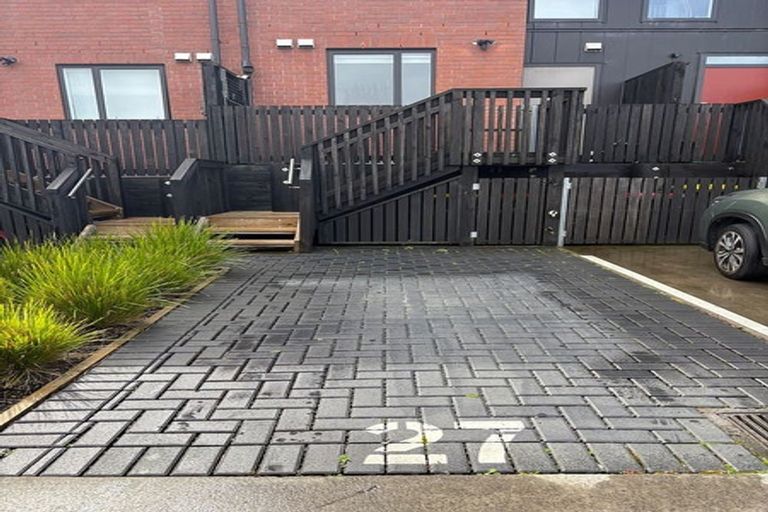 Photo of property in 27 Manarini Road, Westgate, Auckland, 0614