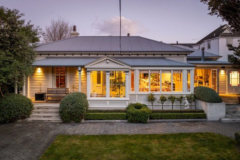 Photo of property in Lady Freyberg House, 18 Moturoa Street, Pipitea, Wellington, 6011