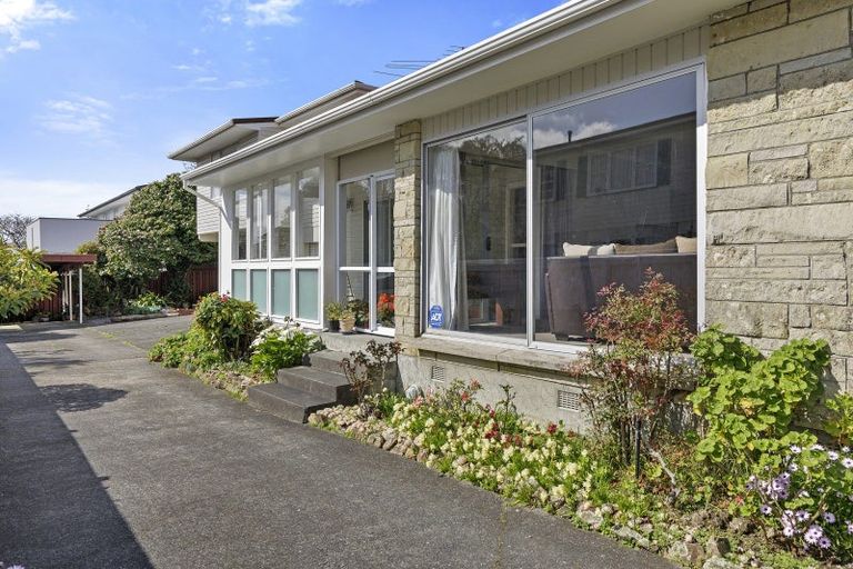 Photo of property in 27 Saint Columbans Grove, Boulcott, Lower Hutt, 5010