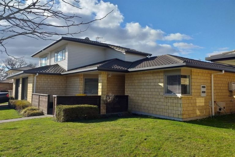 Photo of property in 51/64 Kawaha Point Road, Kawaha Point, Rotorua, 3010