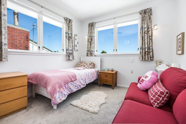 Photo of property in 18 Tui Crescent, Waikanae, 5036