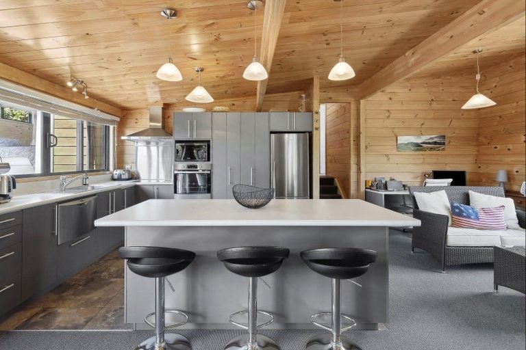 Photo of property in 21 Kotare Place, Kaiteriteri, Motueka, 7197