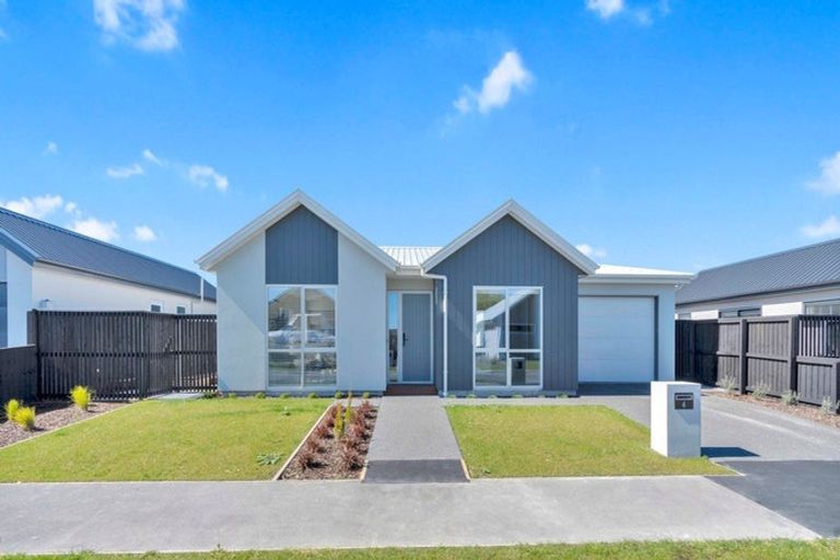 Photo of property in 6 Waianiwa Place, Burwood, Christchurch, 8083