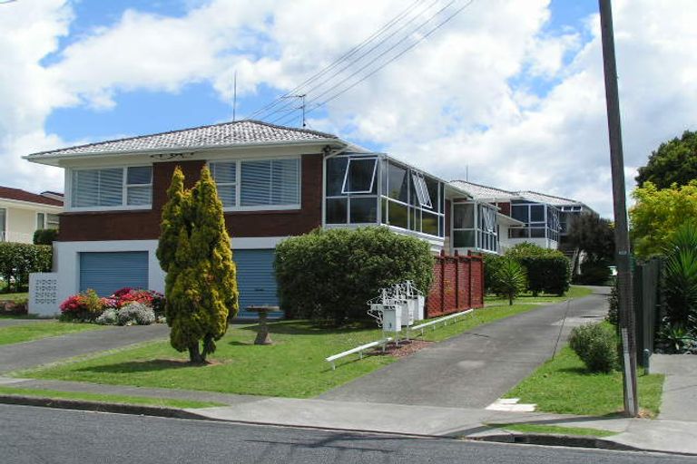 Photo of property in 3/3 Onepoto Road, Hauraki, Auckland, 0622