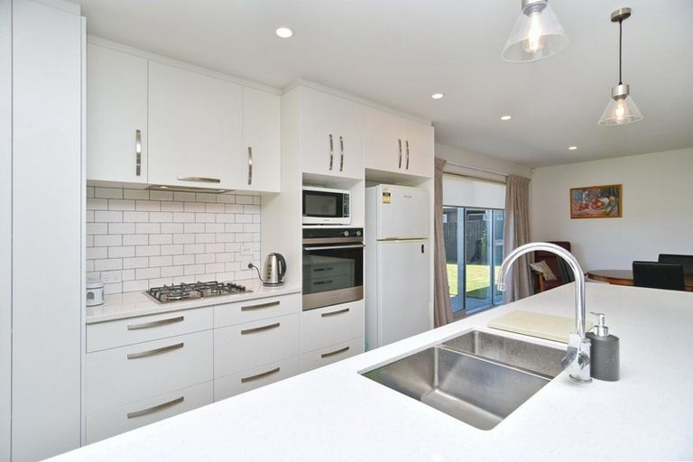 Photo of property in 1 Glenbarr Lane, Broomfield, Christchurch, 8042