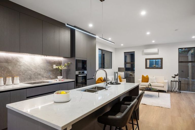 Photo of property in 3d Margaret Place, Milford, Auckland, 0620