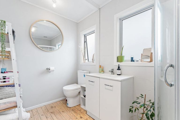 Photo of property in 75 Stanmore Bay Road, Stanmore Bay, Whangaparaoa, 0932