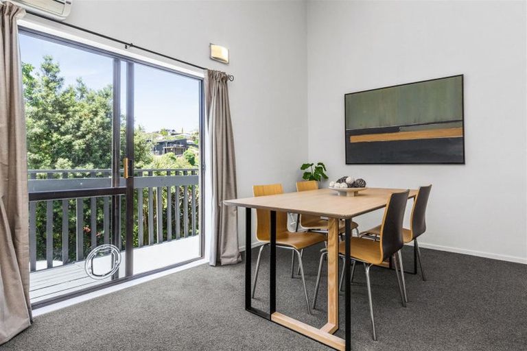 Photo of property in 84 Milton Road, Bluff Hill, Napier, 4110