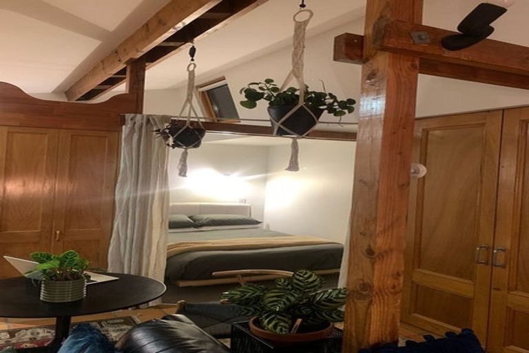 Photo of property in 9 Regent Street, Newtown, Wellington, 6021