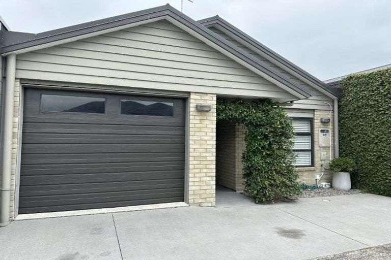 Photo of property in 54 Scoria Close, Pyes Pa, Tauranga, 3112