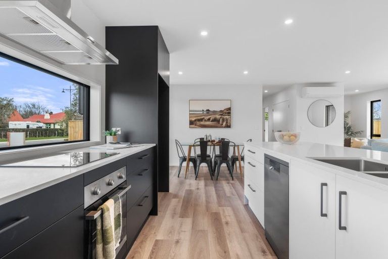 Photo of property in 1 Kakariki Crescent, Carterton, 5713