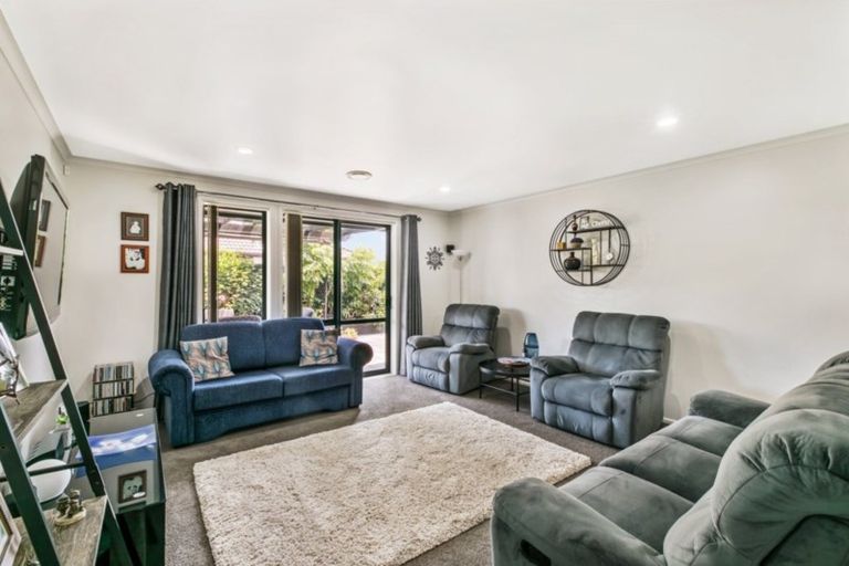 Photo of property in 10 Carrington Drive, Papamoa Beach, Papamoa, 3118