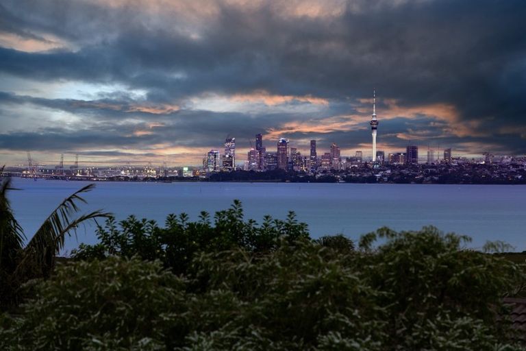 Photo of property in 16 Renoir Street, West Harbour, Auckland, 0618