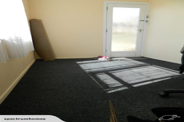 Photo of property in 3 Merritt Way, Newlands, Wellington, 6037