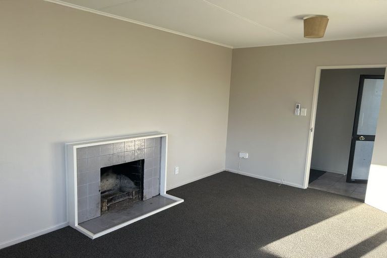 Photo of property in 4 Lincoln Grove, Cannons Creek, Porirua, 5024