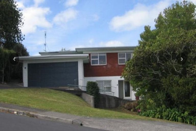 Photo of property in 2/2 Girrahween Drive, Totara Vale, Auckland, 0629