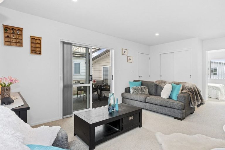 Photo of property in 11 Kamahi Crescent, Papamoa Beach, Papamoa, 3118