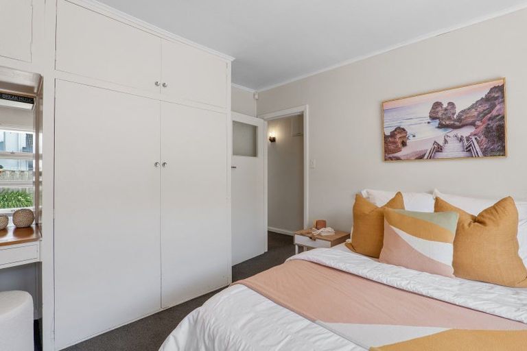 Photo of property in 223 Memorial Avenue, Burnside, Christchurch, 8053