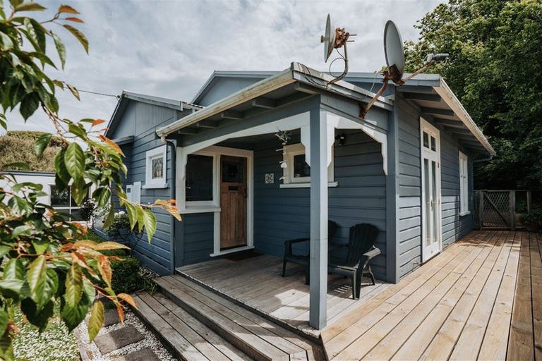 Photo of property in 14 Moana Street, Kaka Point, 9271