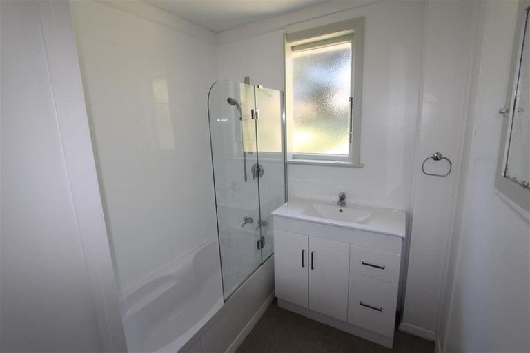 Photo of property in 46 Hereford Street, Cannons Creek, Porirua, 5024