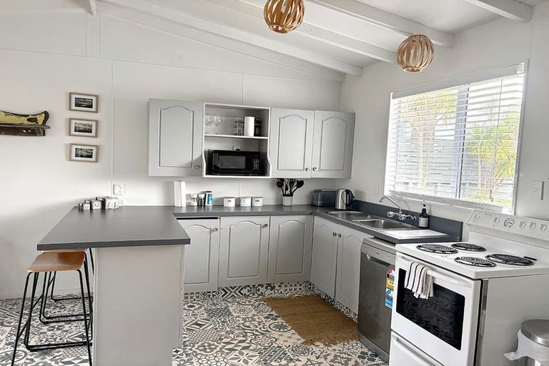 Photo of property in 4 Dawick Street, Foxton Beach, Foxton, 4815