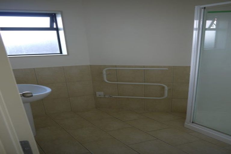 Photo of property in 70 Sturges Road, Henderson, Auckland, 0612