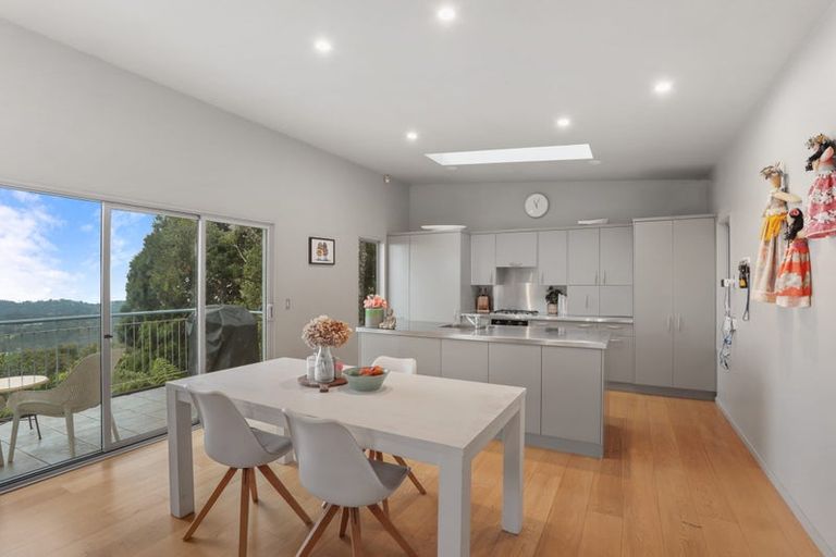 Photo of property in 276 Shaw Road, Titirangi, Auckland, 0604