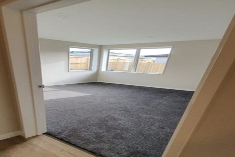 Photo of property in 10 Hukihuki Drive, Takanini, 2110