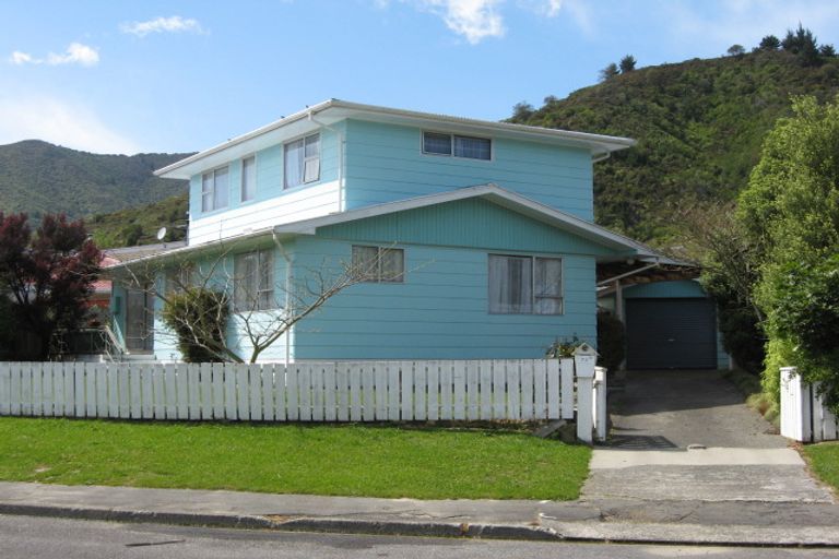 Photo of property in 75a Hampden Street, Picton, 7220