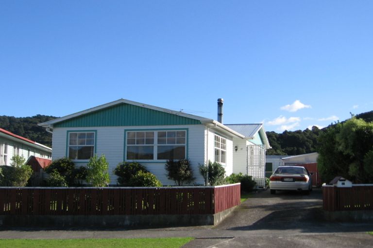 Photo of property in 37 Momona Street, Wainuiomata, Lower Hutt, 5014