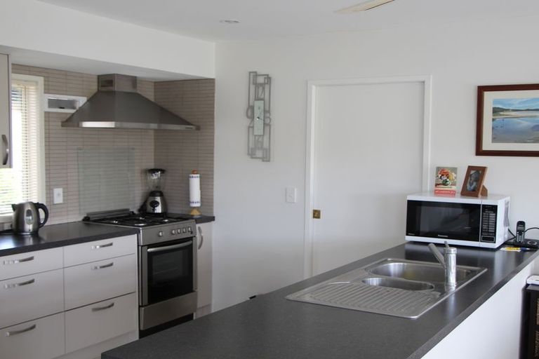 Photo of property in 3 Hibiscus Avenue, Cable Bay, 0420