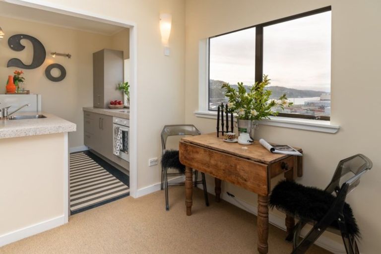 Photo of property in Hobson Court Flats, 55/70 Hobson Street, Thorndon, Wellington, 6011