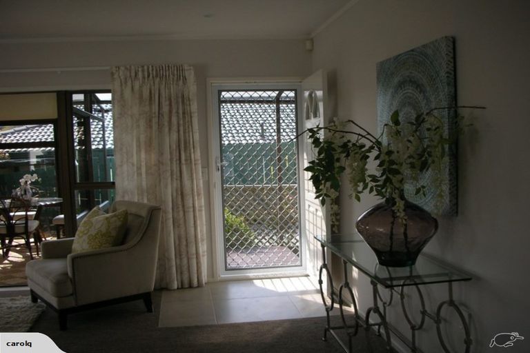Photo of property in 2/123 Prince Regent Drive, Half Moon Bay, Auckland, 2012