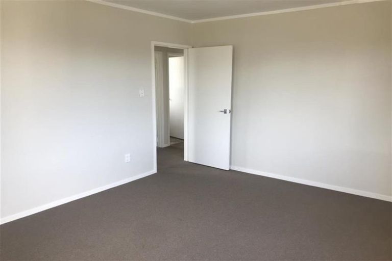 Photo of property in 1/82 Swaffield Road, Papatoetoe, Auckland, 2025