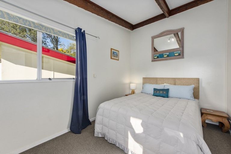 Photo of property in 70 Wyndham Road, Pinehaven, Upper Hutt, 5019