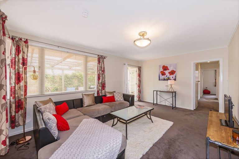 Photo of property in 1/33 Nile Road, Kelston, Auckland, 0602