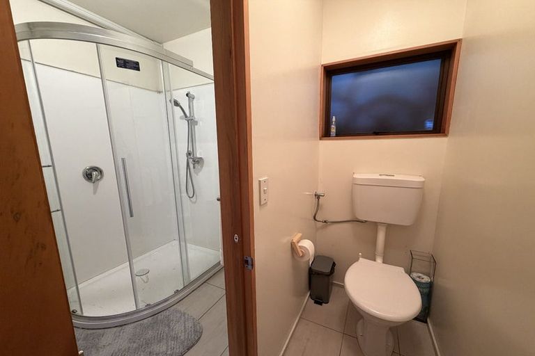 Photo of property in 15b Cameron Place, Fernhill, Queenstown, 9300