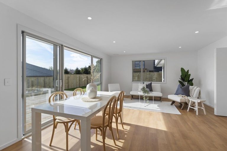 Photo of property in 18 Karearea Avenue, Waikanae, 5036