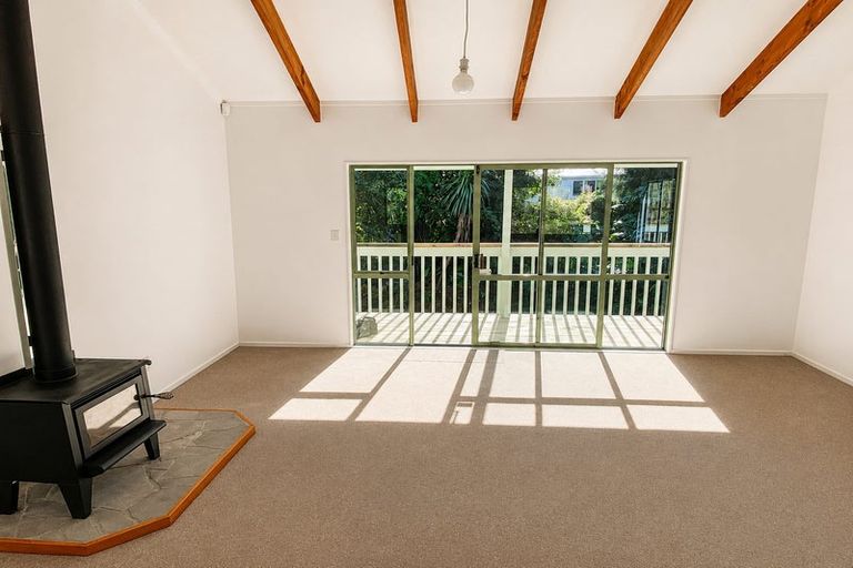 Photo of property in 3 Clearview Heights, Ranui, Auckland, 0612
