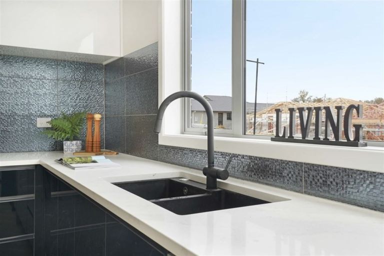 Photo of property in 1 Paiaka Place, Rototuna North, Hamilton, 3210