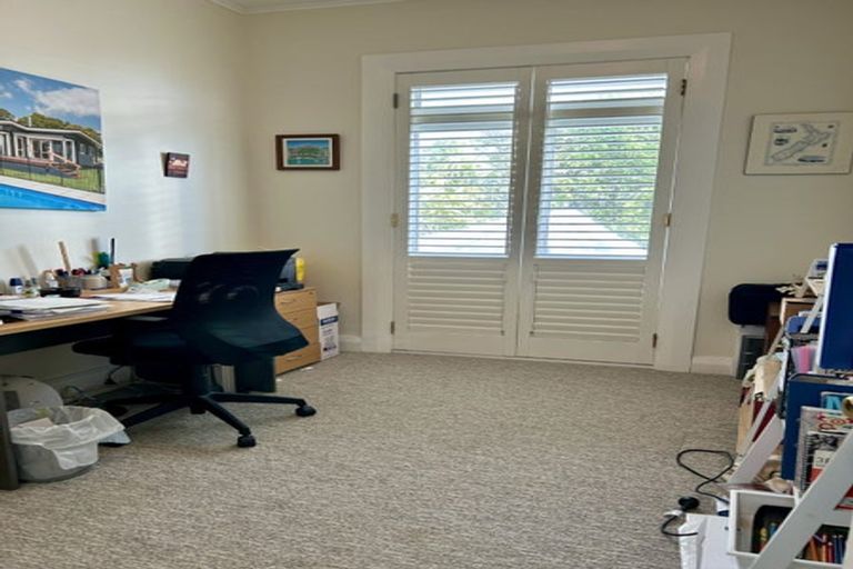 Photo of property in 13 Marine Parade, Eastbourne, Lower Hutt, 5013