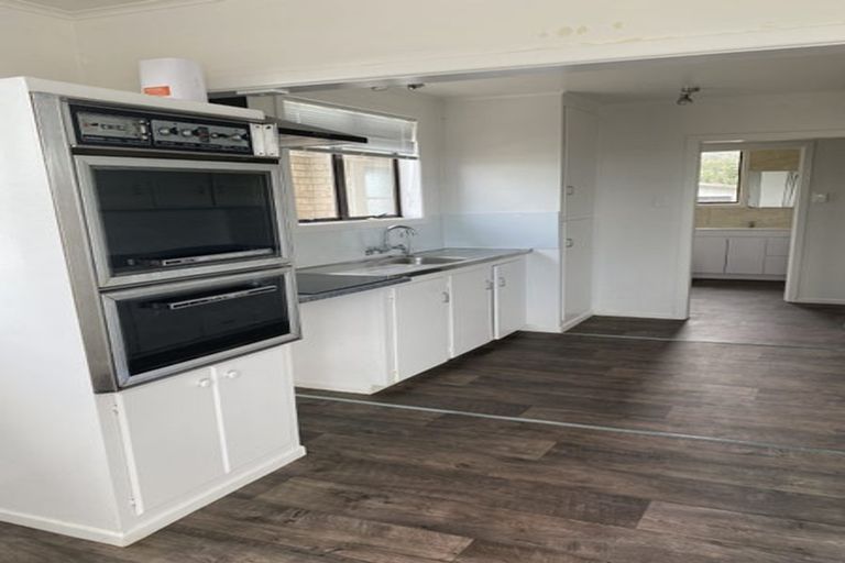 Photo of property in 20 Christmas Road, Manurewa, Auckland, 2102