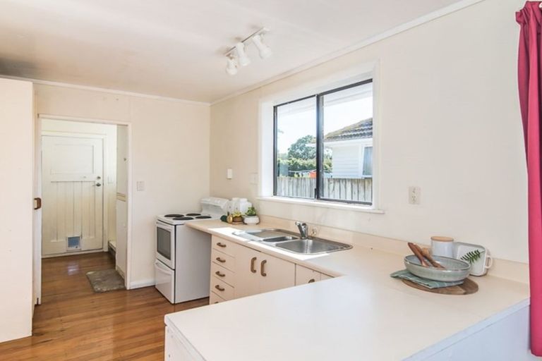 Photo of property in 11 Maire Street, Otaki, 5512