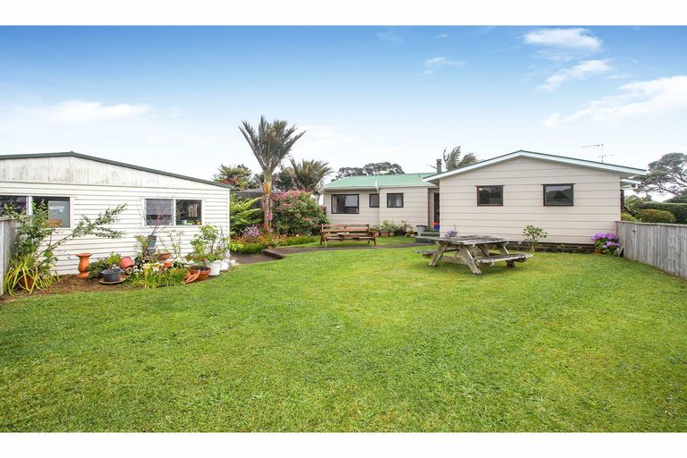 Photo of property in 20 Waipipi Wharf Road, Pollok, Waiuku, 2683