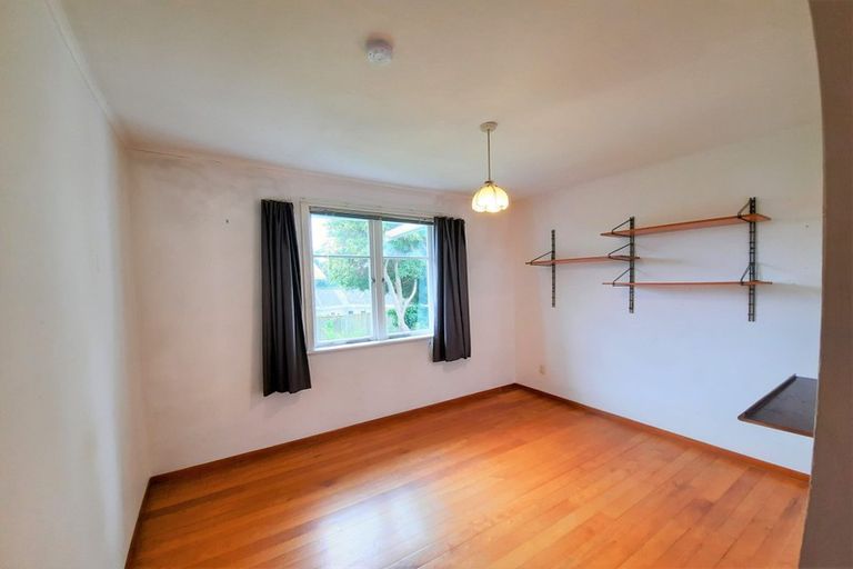Photo of property in 43 Cutler Street, New Lynn, Auckland, 0600