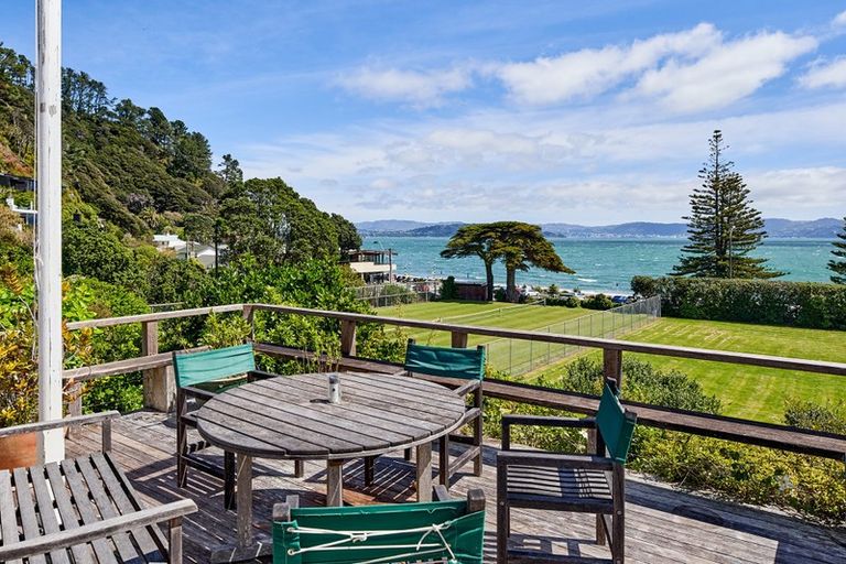 Photo of property in 5 Tui Road, Days Bay, Lower Hutt, 5013