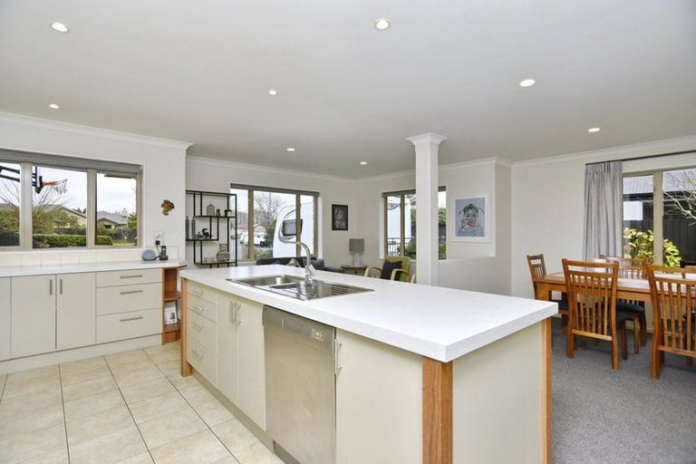 Photo of property in 11 Springside Place, Redwood, Christchurch, 8051