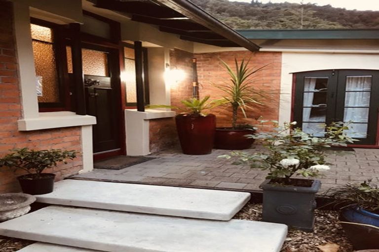 Photo of property in 8 Rutland Street, Picton, 7220