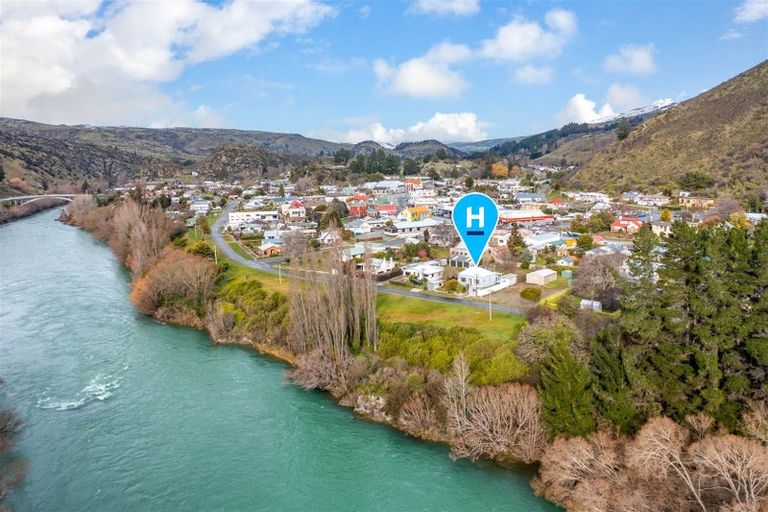 Photo of property in 83 Cheviot Street, Roxburgh, 9500