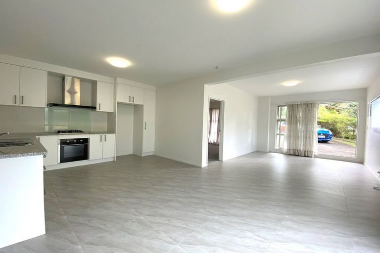 Photo of property in 271 Royal Road, Massey, Auckland, 0614